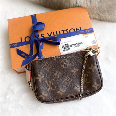 louis vuitton carabiner|louis vuitton pochette monogram.